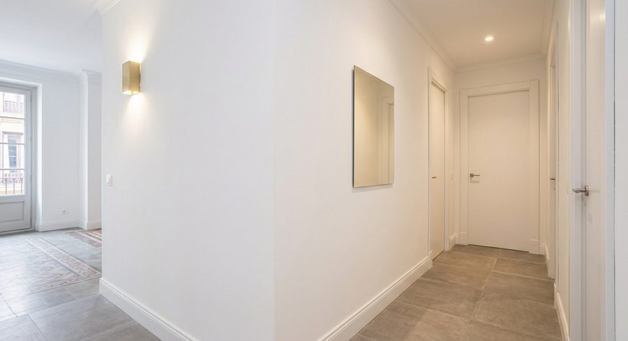 Antes: pared enlucida en Gràcia