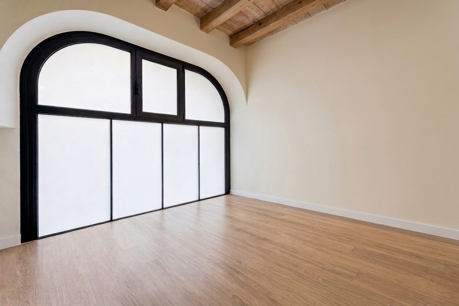 Antes: habitación vacía en Reus